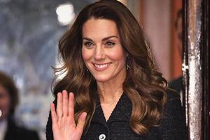 Kate Middleton rinde tributo a Wimbledon con un innovador vestido con estampado de jugadores de tenis