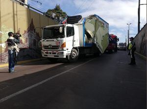 Dos vigas resultaron dañadas en impacto de camión contra el puente de San Blas