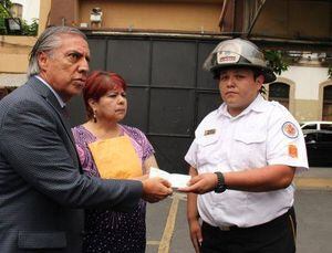 Diputado Luis Fernando Montenegro dona su salario a los Bomberos Voluntarios