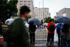 Ola de frío polar en la Región Metropolitana: ¿Lloverá esta noche en Santiago?