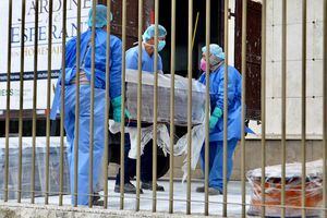 Drama en Guayaquil: doblan esfuerzos para retirar cadáveres en medio de pandemia de COVID-19