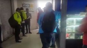 Por vender celulares robados cierran centro comercial en el centro de Bogotá