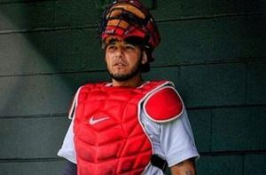 La escuela de deportes y artes de Yadier Molina sigue en veremos