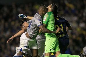 Conmebol quita el piso al VAR y habilita a defensa de Cruzeiro que vio la roja ante Boca