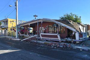 Colapsan 50 residencias en Guánica por temblores