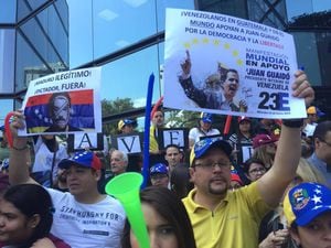 Venezolanos radicados en Guatemala se manifiestan para exigir libertad en su país