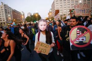 CHV y CNN rechazan enérgicamente agresión y apuñalamiento de sus periodistas en la marcha "Fridays For Future"