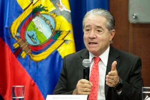 Ministro Juan Carlos Cevallos: “en el período de incubación el virus no es detectable por ninguna prueba”