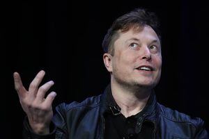 Teoría conspirativa de Elon Musk tras 4 pruebas de covid: da positivo y negativo en otras dos