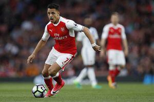 No hay problema: Alexis puede jugar en dos equipos ingleses en la misma temporada