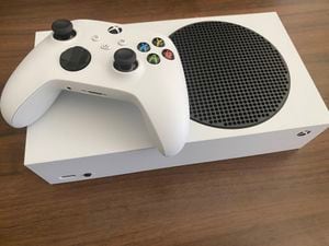 Xbox Series S, la consola pequeña de la nueva generación: esto es lo que viene al interior de su caja