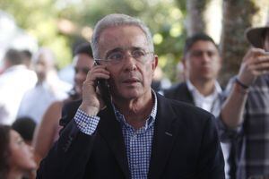Concluye audiencia de pérdida de investidura contra Álvaro Uribe