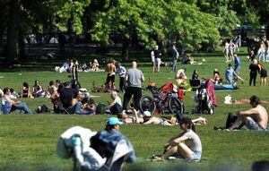 Nueva York dejará de exigir uso de mascarillas a vacunados contra el COVID-19 en espacios públicos