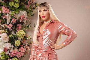 El Ken Humano muestra su trasero como Barbie al mejor estilo de Kim Kardashian