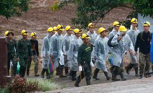 Reanudan rescate en cueva de Tailandia