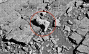 Pesquisador encontra 'bota' alienígena em fotos da superfície de Marte