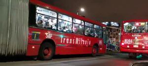 Usuarios de TransMilenio amanecieron en el sistema porque no hubo un bus que los llevara