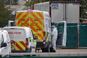 Descubren 39 cadáveres en un camión en el Reino Unido