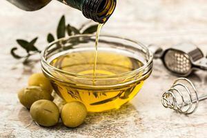 Tónico para bajar de peso con limón y aceite de oliva