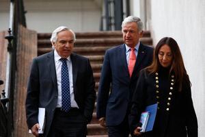 El primo, la vocera y el señor de las flores: los ministros de Piñera que dejarán el gabinete tras más de una semana de protestas