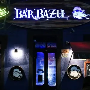 Funan a chicos reality por hacer perro muerto con cuenta de 140 mil pesos en bar de Providencia