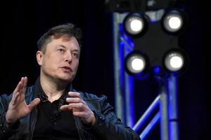Elon Musk dice que el Cybertruck podrá navegar y alerta a las autoridades