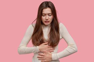 Calidad del aire podría influir en periodos de menstruación más dolorosos en las mujeres