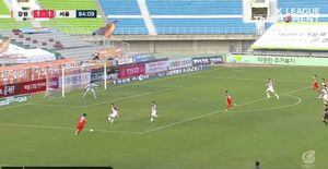 VIDEO. El futbol coreano vuelve con un gol de taco que revienta las redes sociales