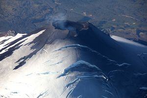 Aysén: declaran alerta amarilla en el volcán Hudson por aumento de la sismicidad