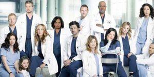 Actriz de Grey's Anatomy revela identificarse con el género no-Binario