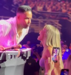 Sabrina Sosa defiende beso con Romeo Santos ante comparaciones con el Kiwi: : “La diferencia está en que Pame no quería y yo sí quería”