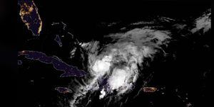 Bahamas se prepara para recibir al huracán Isaías