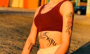 Tatuajes de ave fénix para mujeres que han resurgido tras una relación tóxica
