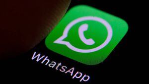 WhatsApp planifica integrar una función que permita importar paquetes de stickers de terceros