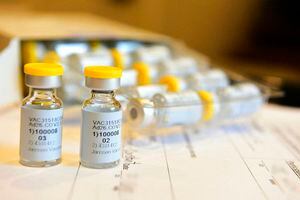 Johnson &amp; Johnson suspende ensayo clínico de vacuna contra covid tras "enfermedad inexplicable" de participante