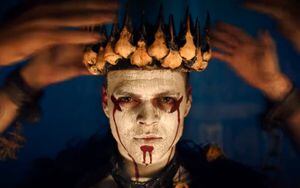 Vikings: Novo vídeo promocional mostra uma coroação macabra de Ivar