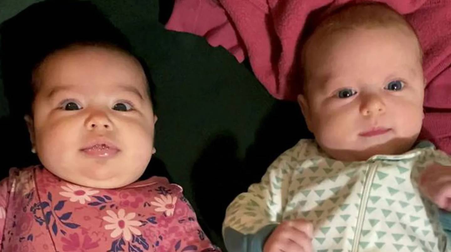 Las gemelas Cove y Gracie nacieron en el 2022, luego que su mamá tuviera en el 2020 a mellizos.