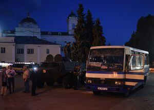 Revelan qué pidió el secuestrador para liberar a los rehenes de autobús en Ucrania