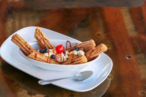 Massa de churros: receita deliciosa e que leva só 4 ingredientes