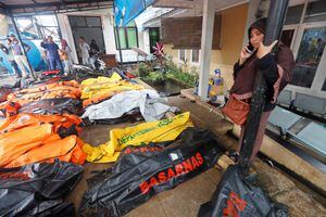 Tsunami en Indonesia: Imágenes de la devastación que 'provocó' la erupción de un volcán