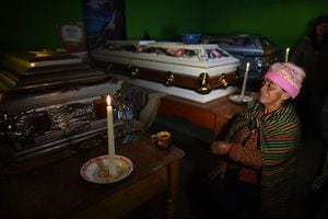 Familiares identifican a sus seres queridos fallecidos en Nahualá