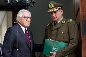General Bruno Villalobos ya está en Chile tras vacaciones en Miami: el jueves sería interrogado