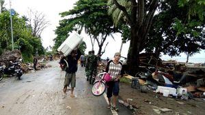 Tsunami en Indonesia: las imágenes que muestran la devastación "provocada" por la erupción de un volcán