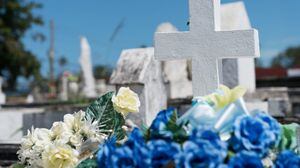 Roban cráneos de 8 tumbas en cementerio de Aguada