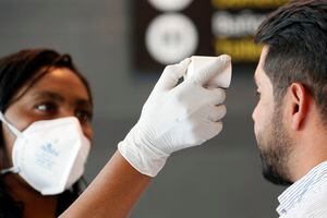 Colombia confirma nuevos casos de coronavirus en viajeros llegados de España; en total son tres