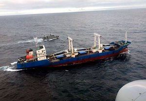Destruyen carga de barco chino capturado en Galápagos