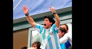 Periodistas lloran en vivo al informar la muerte de Maradona