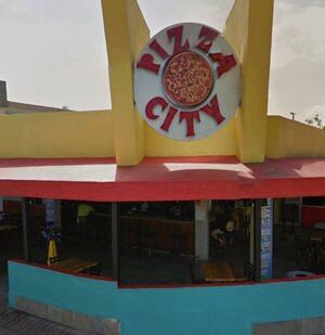 Autoridades intervienen en Pizza City de Isla Verde: mira las imágenes de su cocina