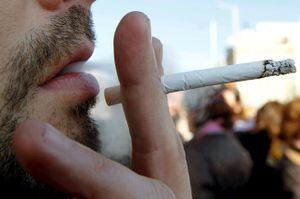 Buscan prohibir el consumo de cigarrillo en parques de Bogotá