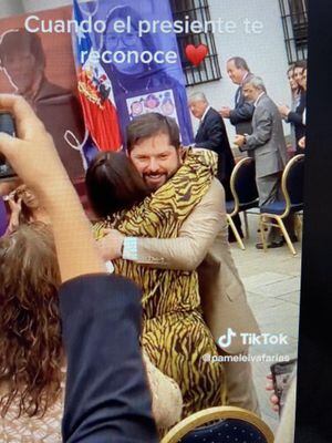"Cuando el Presidente te reconoce": La emoción de Pamela Leiva tras abrazo de Boric